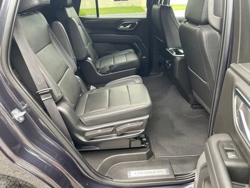 Used 2022 Chevrolet Tahoe Z71 w/ Luxury Package AWD/4WD image 15