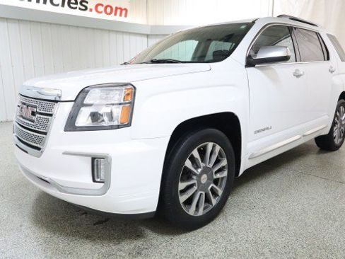Used 2017 GMC Terrain Denali AWD/4WD image 2
