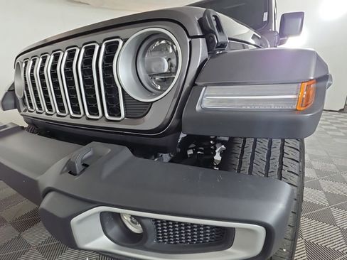 Used 2025 Jeep Wrangler Unlimited Sahara w/ Safety Group AWD/4WD image 15