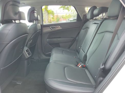 Certified 2025 Kia Sportage EX w/ Premium Package FWD image 11