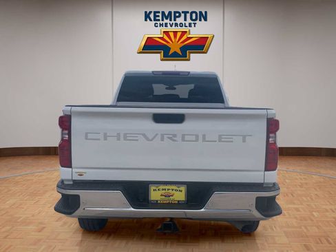 Used 2022 Chevrolet Silverado 2500 LT AWD/4WD image 5