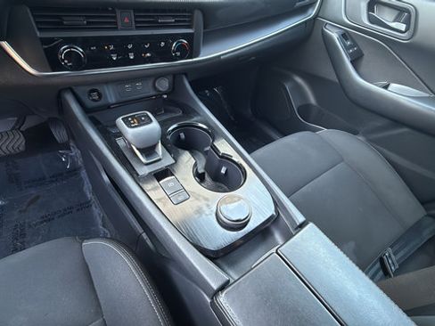 Used 2025 Nissan Rogue S AWD/4WD image 14