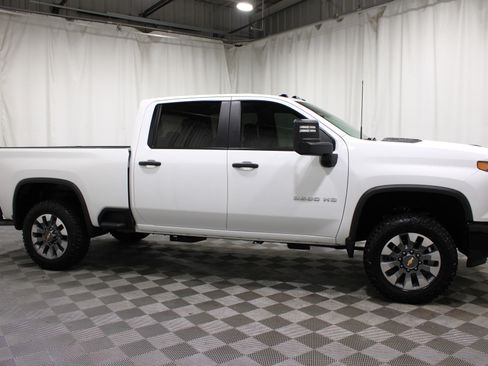 Used 2024 Chevrolet Silverado 2500 Custom RWD image 26