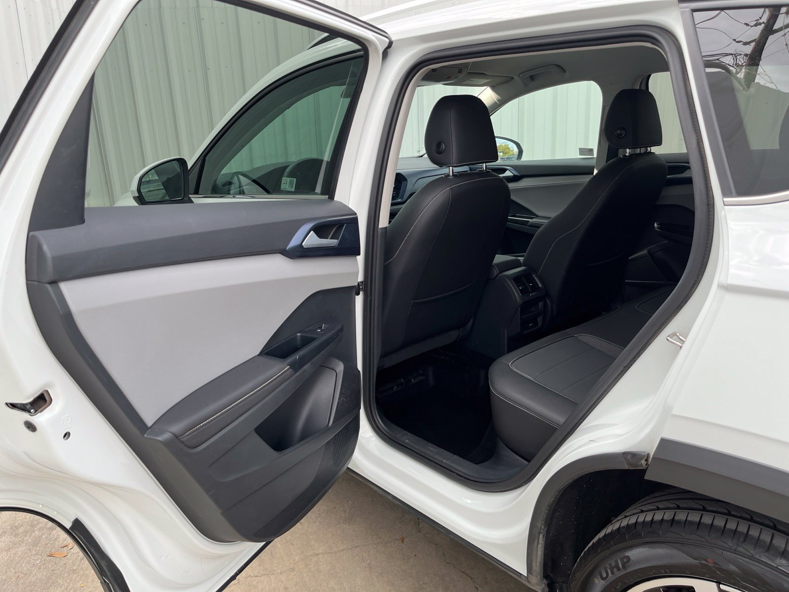 Used 2024 Volkswagen Taos SE FWD image 12
