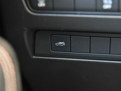 Used 2024 MAZDA CX-90 3.3 Turbo w/ Preferred Plus image 33