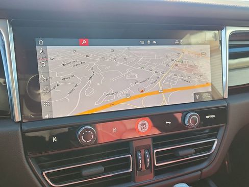 Certified 2025 Porsche Macan image 15