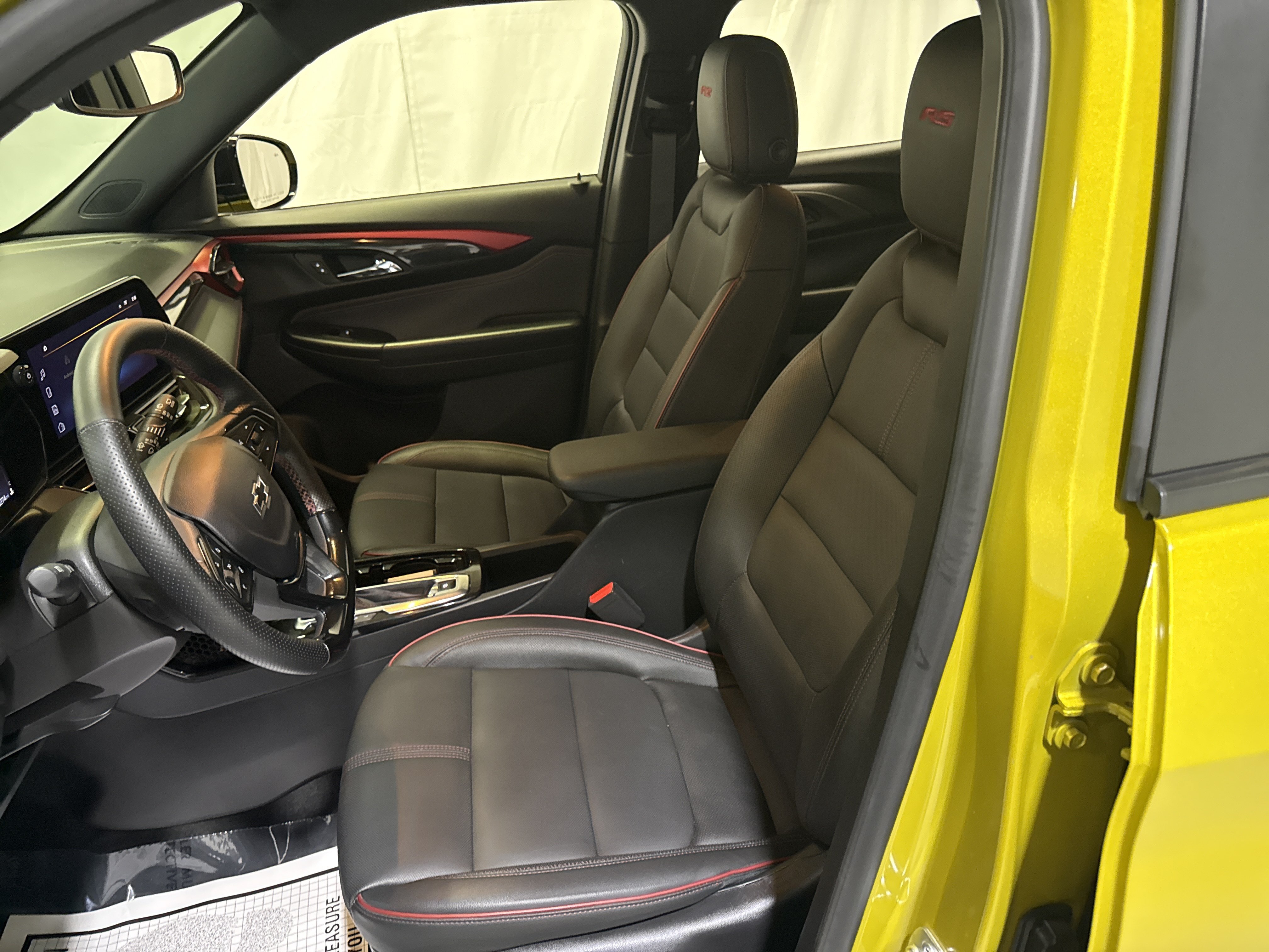 Used 2024 Chevrolet TrailBlazer RS w/ Convenience Package AWD/4WD image 18