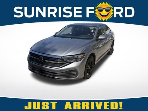 Used 2023 Volkswagen Jetta SE w/ Black Wheel Package FWD image 1