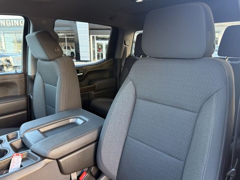 Used 2022 GMC Sierra 1500 SLE image 12