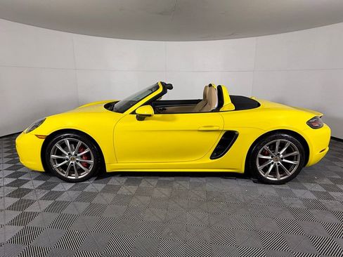 Certified 2022 Porsche 718 Boxster S image 2