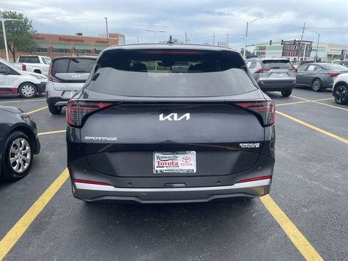 Used 2026 Kia Sportage LX FWD image 32