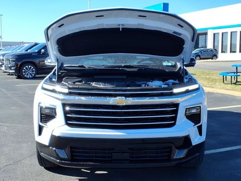 New 2026 Chevrolet Traverse High Country w/ LPO, Floor Liner Package FWD image 47