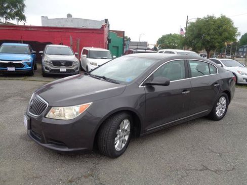Used 2013 Buick LaCrosse FWD image 2