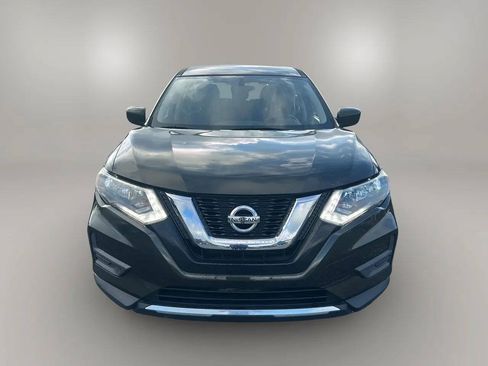 Used 2017 Nissan Rogue S FWD image 2