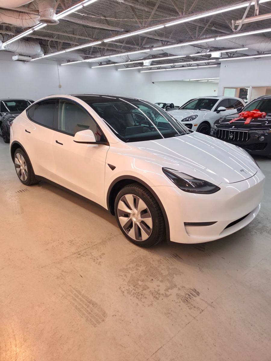 Used 2024 Tesla Model Y Long Range AWD/4WD image 8