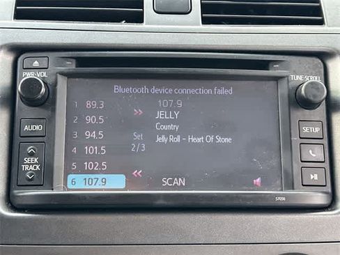 Used 2013 Toyota Corolla LE image 9