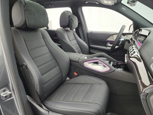 New 2026 Mercedes-Benz GLS 580 4MATIC image 14
