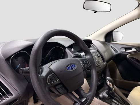 Used 2018 Ford Focus SE FWD image 10