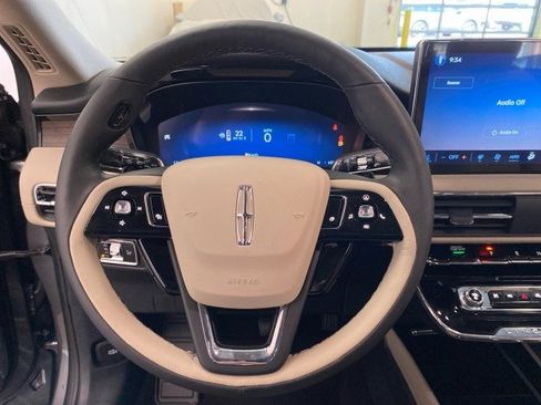 New 2025 Lincoln Corsair Reserve w/ Jet Appearance Package image 17