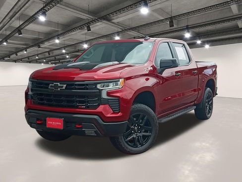 Used 2025 Chevrolet Silverado 1500 LT Trail Boss w/ Convenience Package II AWD/4WD image 1