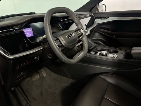 Used 2024 Jeep Wagoneer Launch Edition image 23