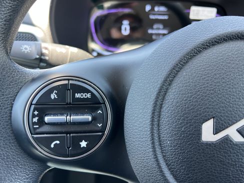 Certified 2025 Kia Soul LX FWD image 24