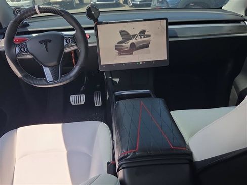 Used 2022 Tesla Model Y Performance AWD/4WD image 3