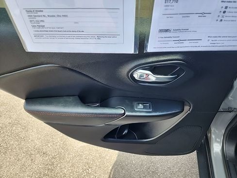 Used 2019 Jeep Cherokee Trailhawk w/ Cold Weather Group AWD/4WD image 29