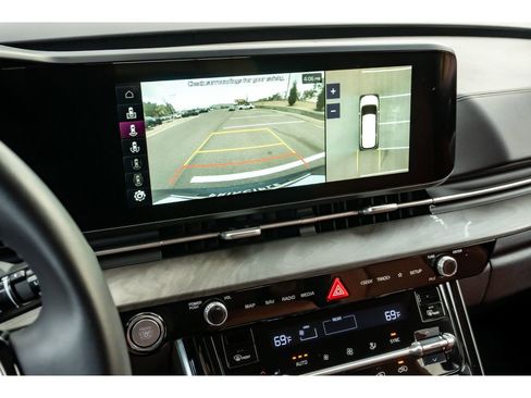 Used 2023 Kia Carnival SX image 21