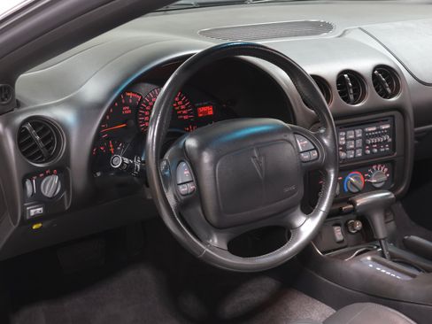 Used 2000 Pontiac Firebird Formula RWD image 3