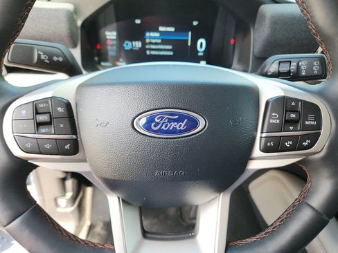 Used 2025 Ford Explorer Active w/ Active Comfort Package image 31