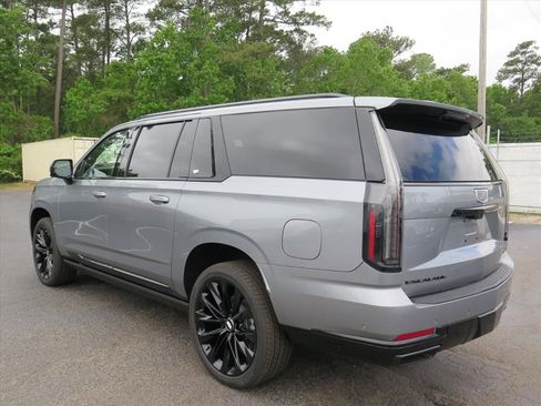 New 2026 Cadillac Escalade ESV Platinum Sport w/ LPO, ONYX Package AWD/4WD image 5