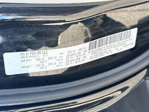 Used 2018 Chrysler Pacifica Touring Plus w/ Tire & Wheel Group FWD image 36