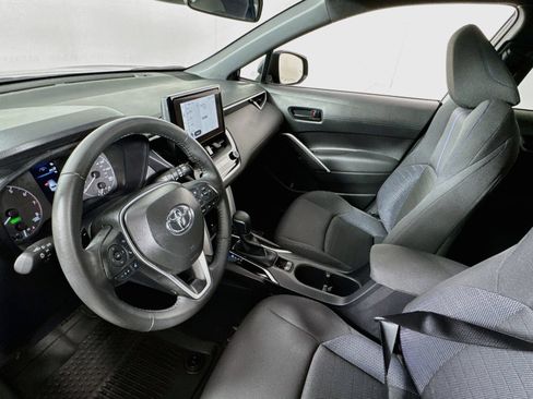 Used 2025 Toyota Corolla Cross AWD Hybrid w/ Moonroof Package image 8