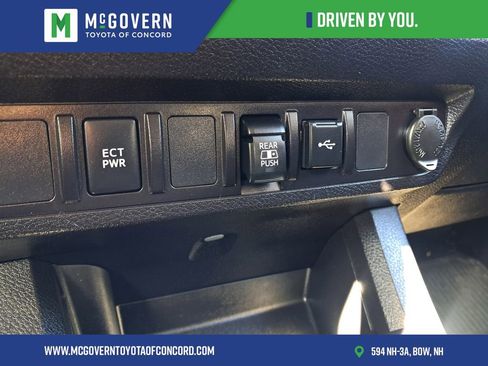 Used 2023 Toyota Tacoma SR5 AWD/4WD image 29