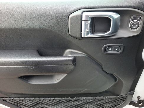 Used 2021 Jeep Wrangler Unlimited Sport image 12