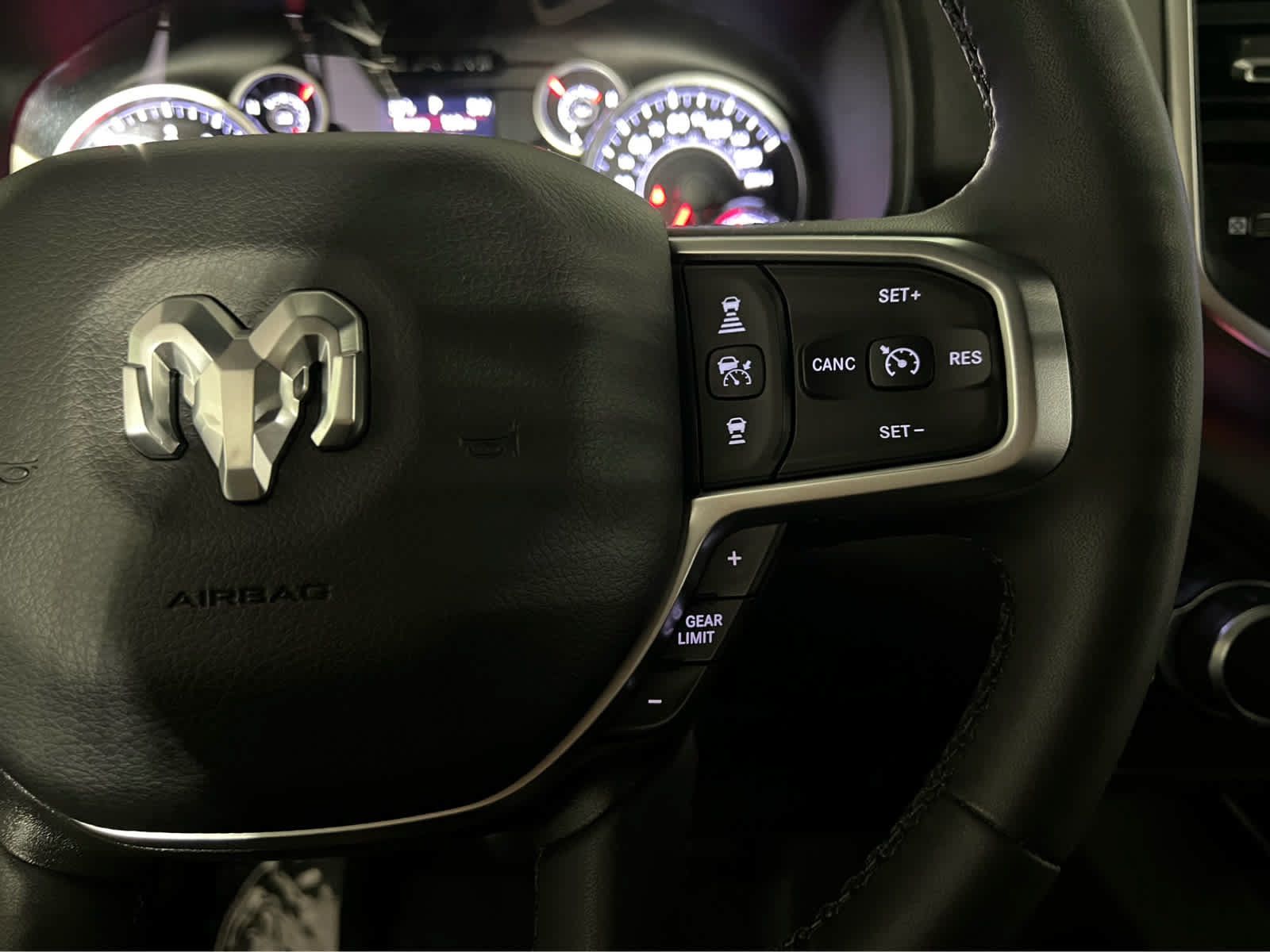 Used 2025 RAM 1500 Big Horn AWD/4WD image 18