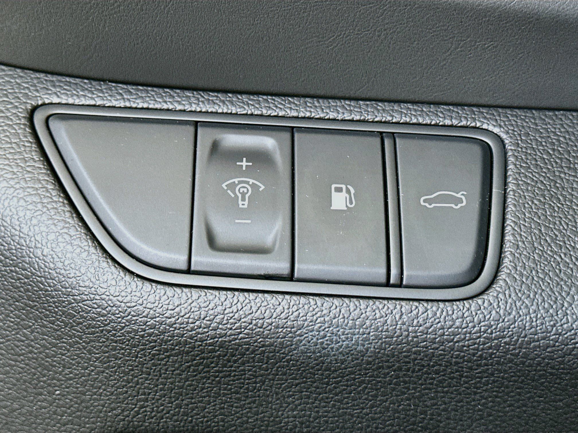 Used 2026 Genesis G70 2.5T RWD image 17