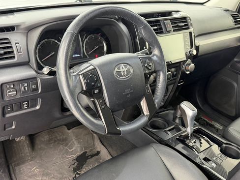 Used 2021 Toyota 4Runner TRD Off-Road Premium w/ Moonroof Package AWD/4WD image 4