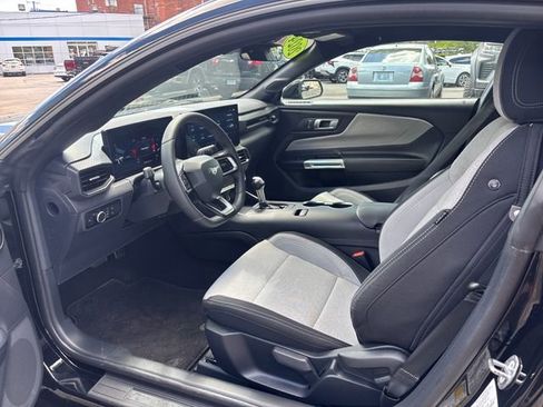 Used 2024 Ford Mustang Coupe RWD image 11