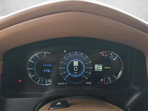 Used 2017 Cadillac Escalade Platinum image 9