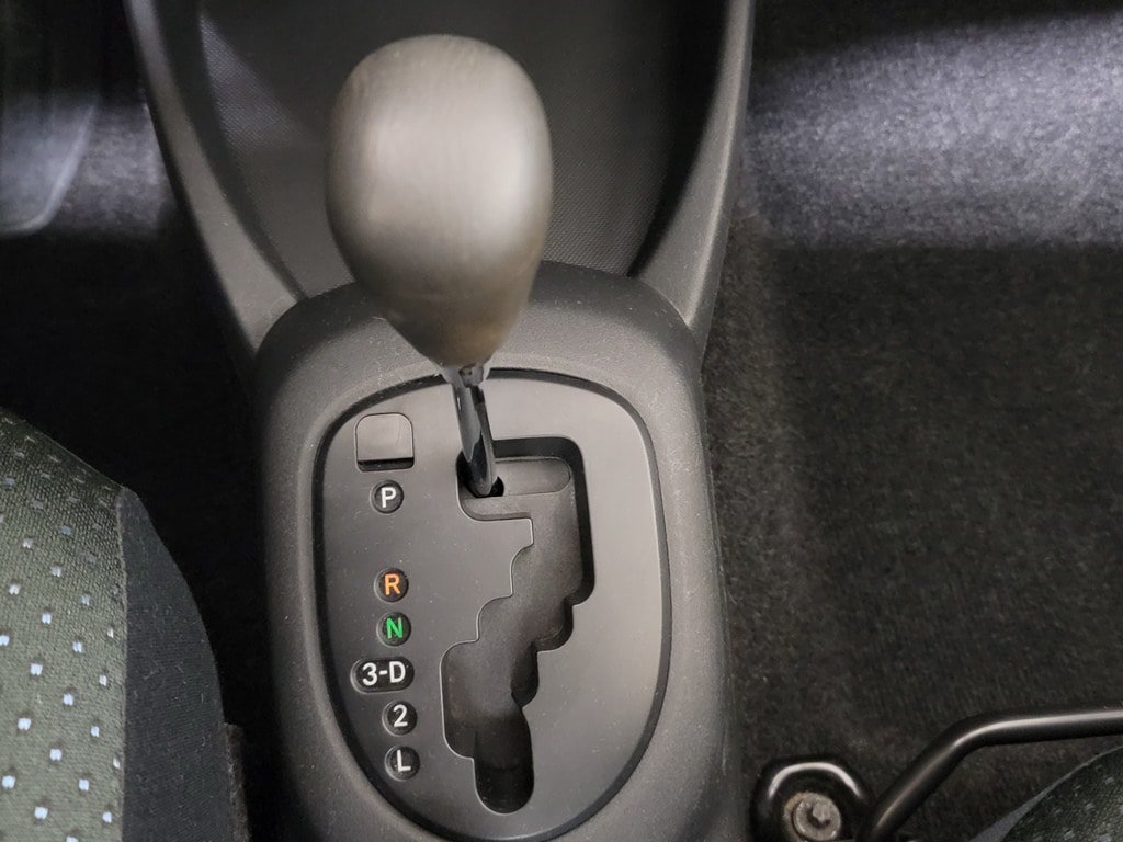 Used 2008 Toyota Yaris 2-Door Hatchback FWD image 18
