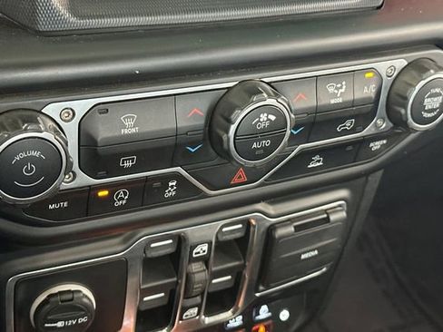 Used 2021 Jeep Gladiator Rubicon AWD/4WD image 23
