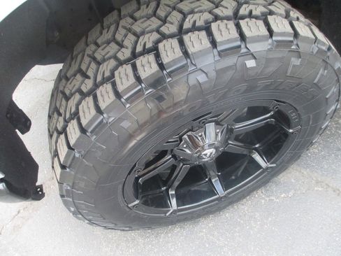 Used 2021 Chevrolet Silverado 1500 LT Trail Boss w/ Convenience Package II AWD/4WD image 14