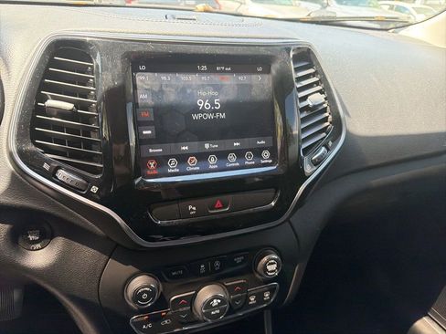 Used 2020 Jeep Cherokee Limited image 9