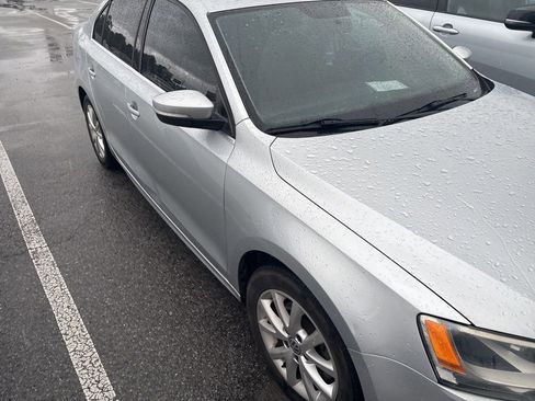 Used 2014 Volkswagen Jetta SE FWD image 4