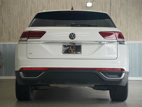 Used 2021 Volkswagen Atlas Cross Sport SE w/ Panoramic Sunroof Package FWD image 9