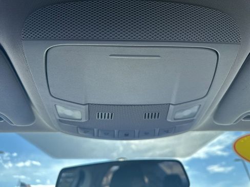 Used 2016 Ford Fusion SE w/ Equipment Group 201A image 9