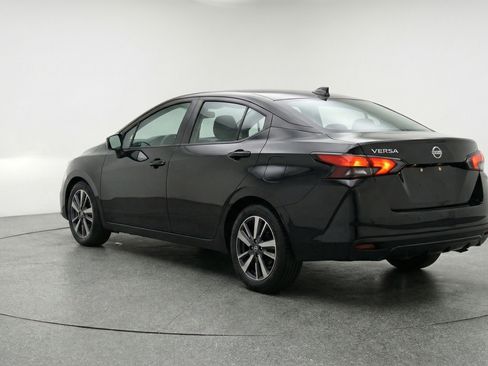 Used 2025 Nissan Versa SV image 6