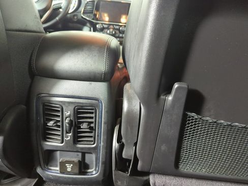 Used 2021 Jeep Grand Cherokee Laredo X RWD image 30